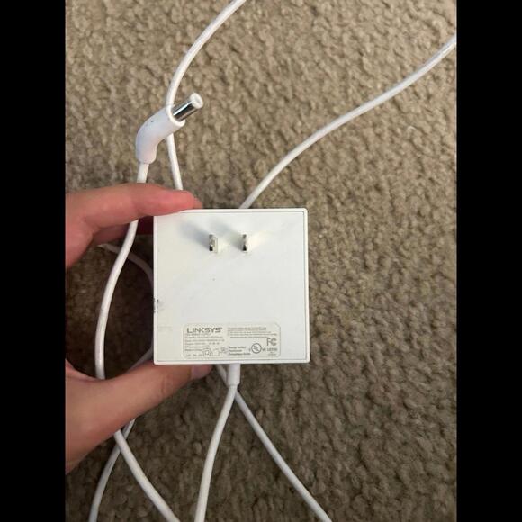 Linksys MU24A6120200-A1 12V 2A AC Power Supply Charger - Picture 1 of 2